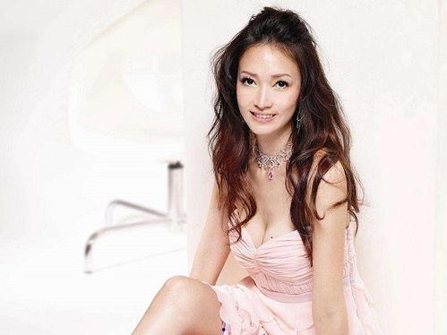 国产3p丝袜在线,时尚潮流下的性感诱惑